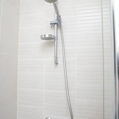 Апартаменты Cozy Le Marais With 1 Separate Bed Париж