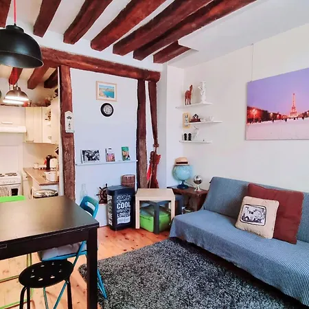 Апартаменты Cozy Le Marais With 1 Separate Bed Париж